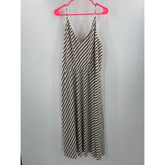 H&M Dress SZ Extra Large NWT Diagonal Stripe Midi Stretch Recycled V-Neck Black - Picture 2 of 16